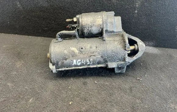 Volkswagen PASSAT B5.5 Starter motor 068911024E