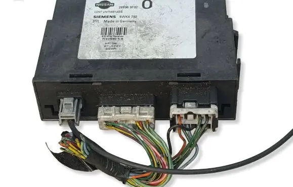 Nissan Primera Comfort/convenience module 285969F92 5WK4792