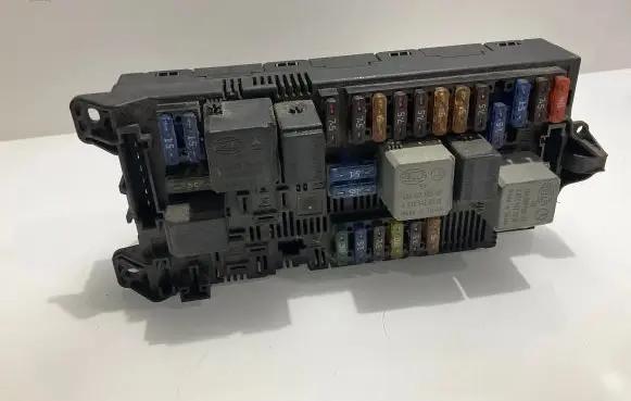 Mercedes-Benz E W211 Fuse module 2115453101 A2115453101