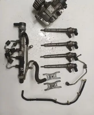 Volkswagen Golf VII Fuel injection system set 04L130277G 0445110477 04L130755D