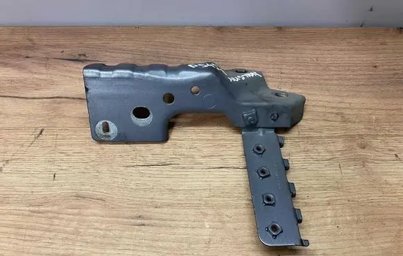Renault Austral Fender mounting bracket 241370330R