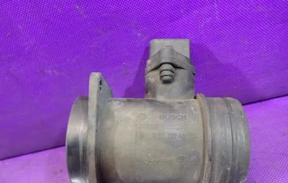Volkswagen PASSAT B5.5 Throttle body valve 0281002463