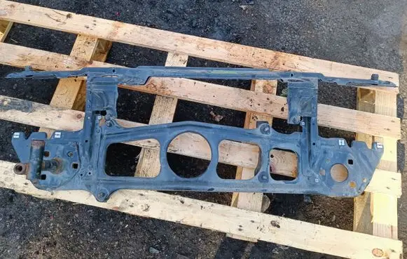 BMW 5 E39 Radiator support slam panel
