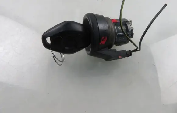 BMW 3 E46 Ignition lock 8379345