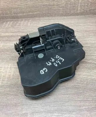 BMW X3 E83 Front door lock 7202144 USED