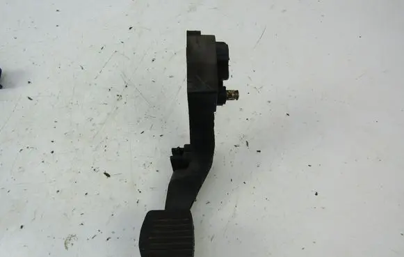 Peugeot 307 Clutch pedal 