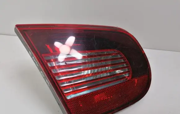 Volkswagen Eos Tailgate rear/tail lights 1Q0945093C