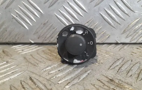 Skoda Octavia Mk2 (1Z) Wing mirror switch 1Z2959565A