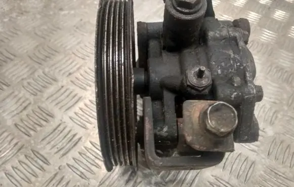 Mitsubishi Colt Power steering pump