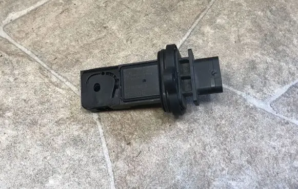 BMW 5 F10 F11 Mass air flow meter 7566990