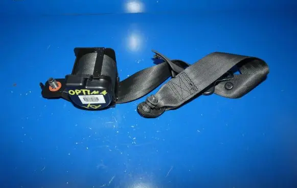 KIA Optima Rear seatbelt