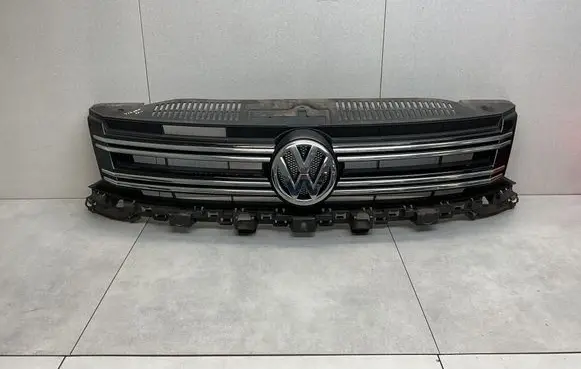 Volkswagen Tiguan Front bumper upper radiator grill 5N0853653F