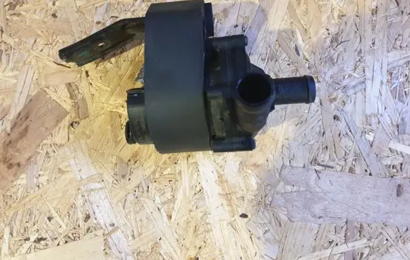 Tesla Model S Electric auxiliary coolant/water pump