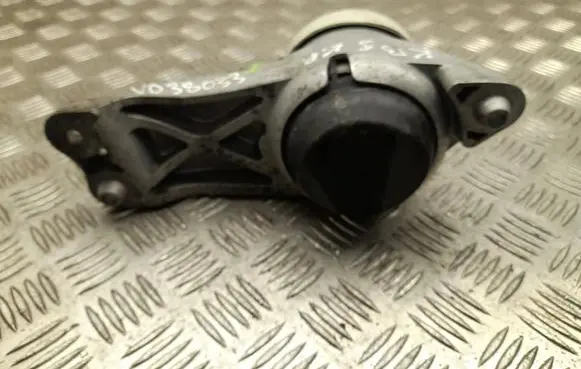 Engine mount bracket