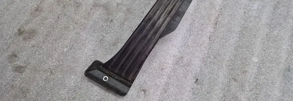 Accelerator throttle pedal