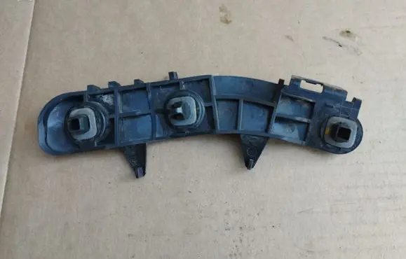 Toyota Avensis T270 Bumper support mounting bracket corner 5257805020