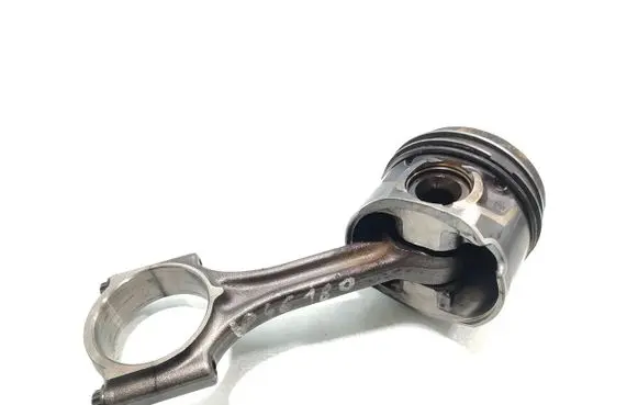 Opel Vivaro Piston with connecting rod 