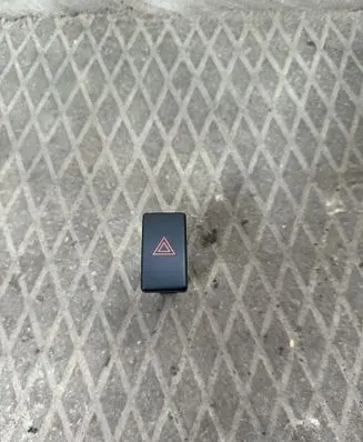 Toyota Avensis T250 Hazard light switch 157963 TR9503