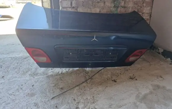 Mercedes-Benz E W210 Tailgate/trunk/boot lid