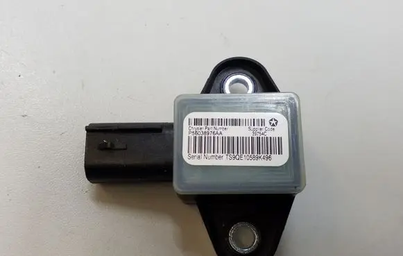 Jeep Cherokee Airbag deployment crash/impact sensor P56038976AA 56038976AA