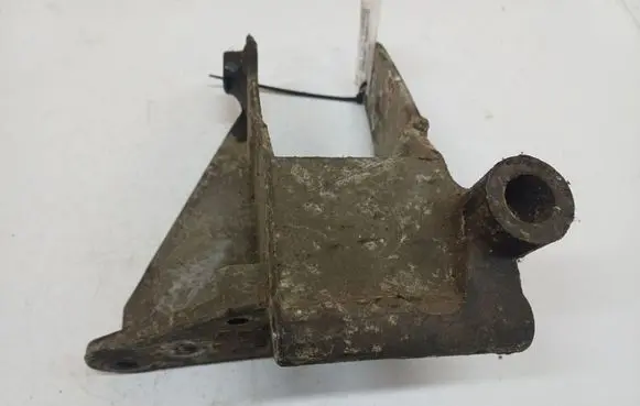 Dodge Stratus Engine mounting bracket