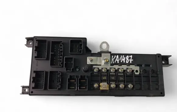 Volvo V70 Fuse module 518829106