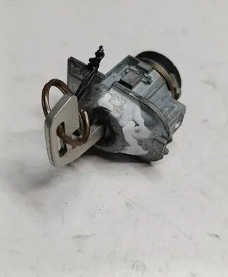 Volvo C30 Front door lock (next to the handle) 30784964