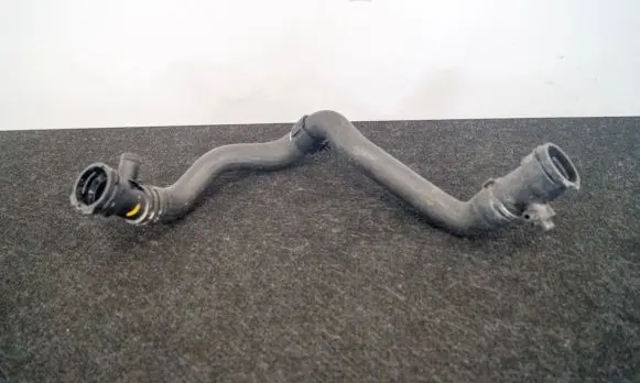 Engine coolant pipe/hose