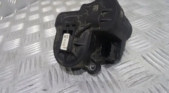 Audi Q2 - Front Brake Caliper Pad/Carrier
