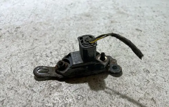Audi A4 S4 B8 8K Airbag deployment crash/impact sensor 4F0907651 H04081207