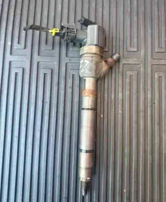 Hyundai i30 Fuel injector 0445110320