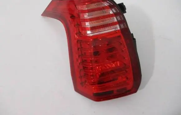 Peugeot 5008 Rear/tail lights 9672666580