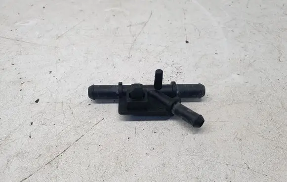 Toyota Auris E180 Engine coolant pipe/hose 922592