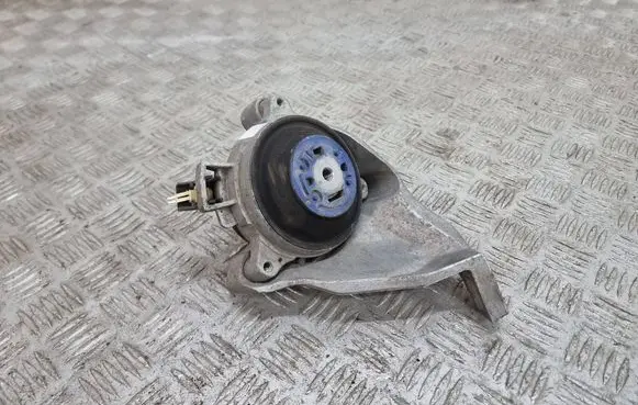 Engine mount bracket