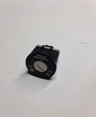 Hyundai i30 Passenger airbag on/off switch 