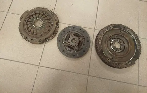 Nissan NV200 Clutch set kit 8200335084 403388B