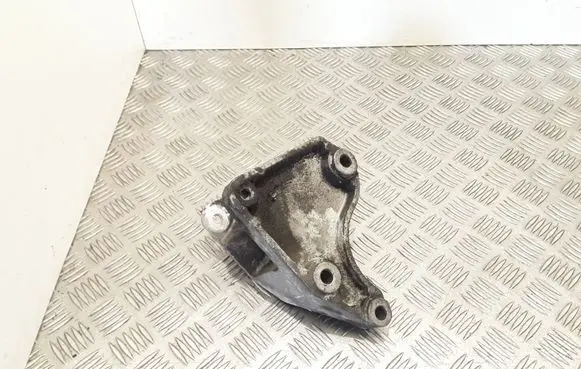 Opel Vectra C Engine mounting bracket 13112030