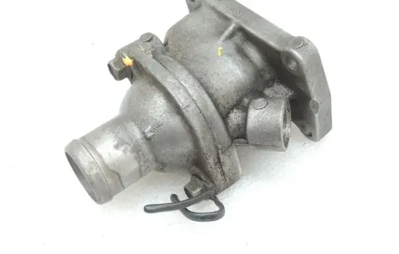 Mitsubishi Pajero Sport I Thermostat/thermostat housing MD152090 MD373806