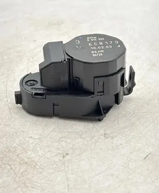 BMW 3 E46 Air flap motor/actuator 6912524 64116912524
