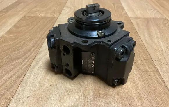 Mercedes-Benz A W168 Fuel injection high pressure pump A6680700301 0445010015