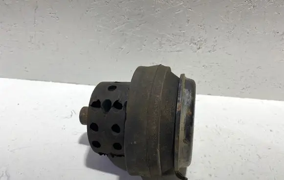 Volkswagen Golf III Engine mount bracket 1H0199611