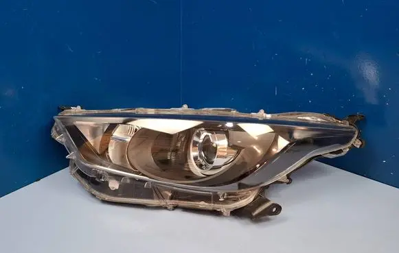 Toyota Yaris XP210 Headlight/headlamp 81170K0060 EUK06