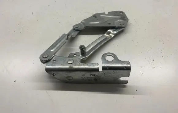 Volkswagen Golf Plus Engine bonnet/hood hinges 5M0823301