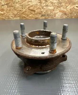 KIA Sportage Front wheel hub