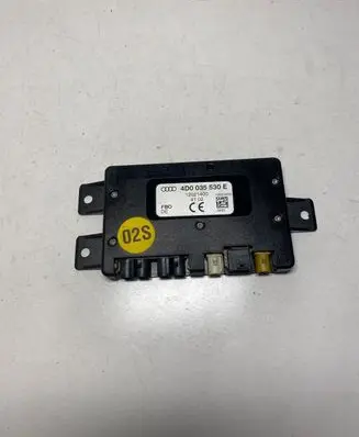 Audi A3 S3 8L Antenna control unit 4D0035530E 12021400