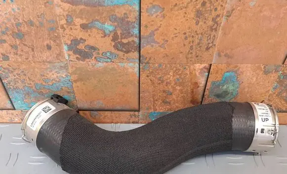 BMW X5 G05 Intercooler hose/pipe 8599392 13718599392