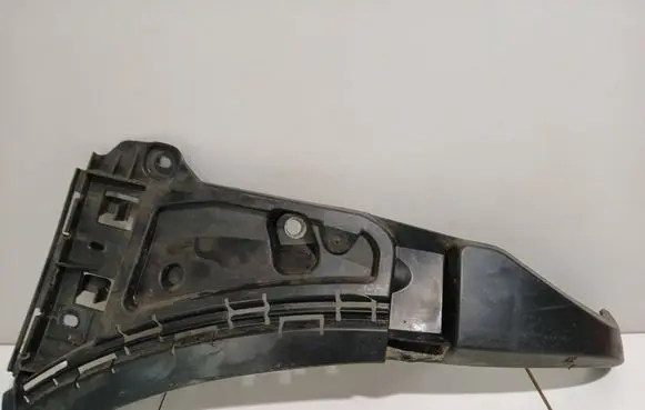 Volvo XC90 Front bumper mounting bracket 08620564