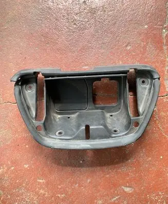 Nissan Leaf I (ZE0) Other engine bay part 657303NA1A