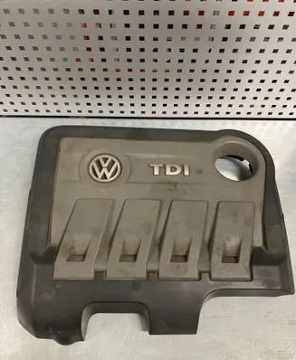 Volkswagen PASSAT B7 Engine cover (trim) 03L103925AA
