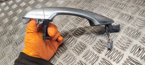 Hyundai Santa Fe Front door exterior handle 